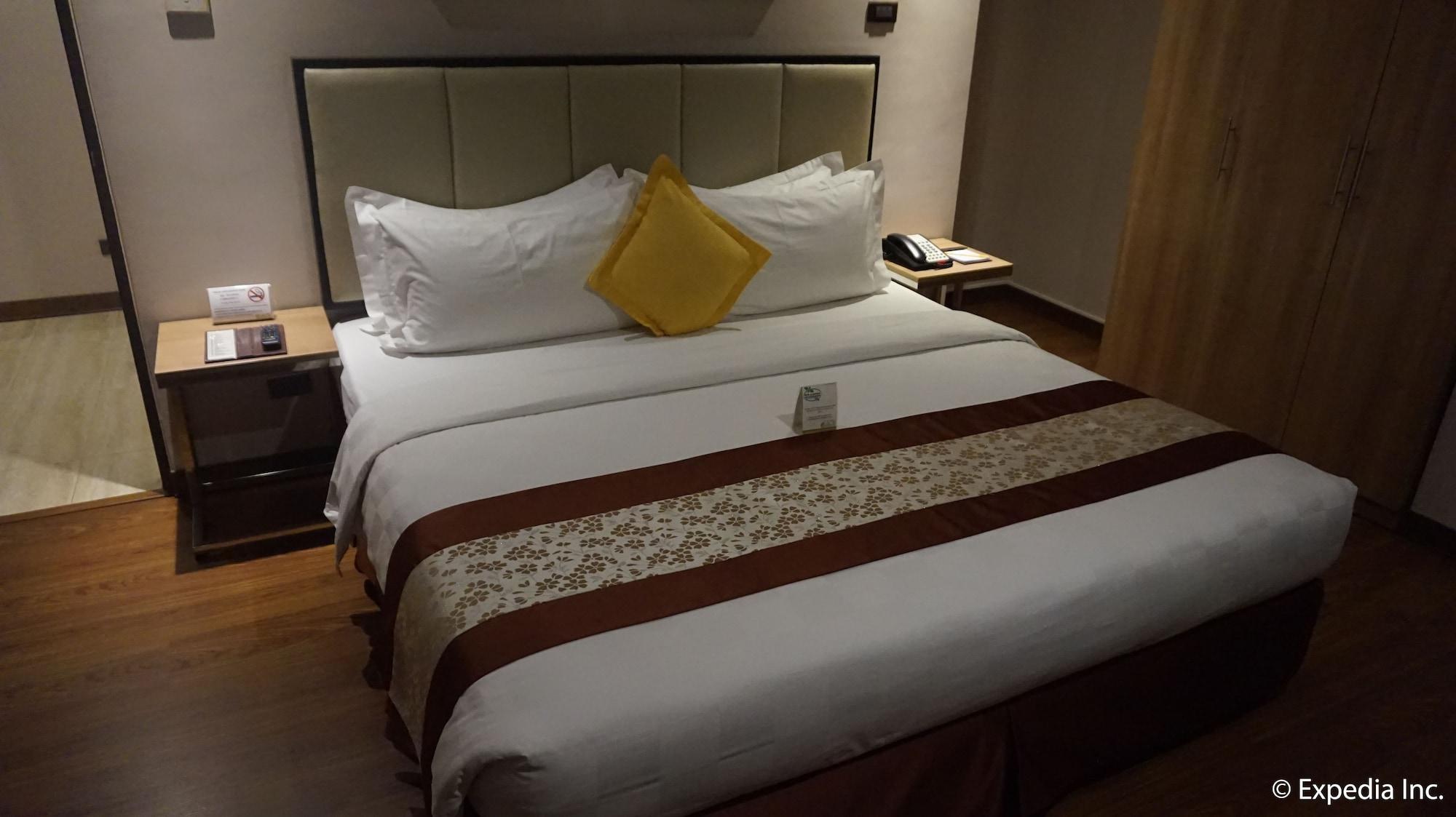 Ace Hotel And Suites Pasig City Exterior photo