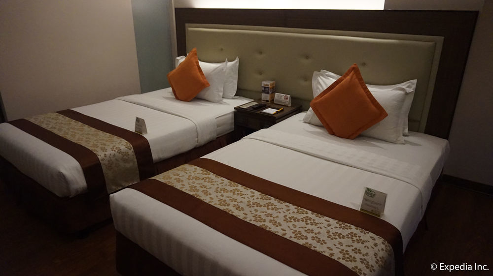 Ace Hotel And Suites Pasig City Exterior photo