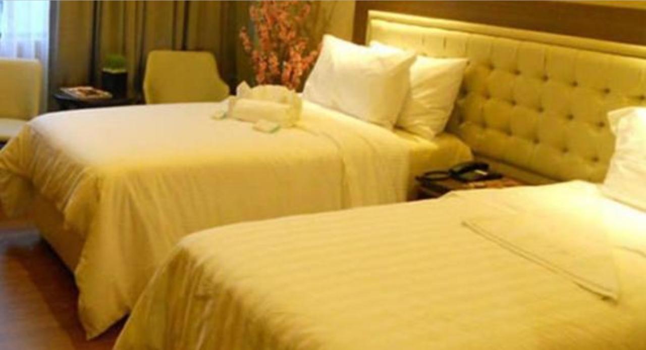 Ace Hotel And Suites Pasig City Exterior photo